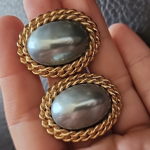 VTG Kenneth Jay Lane clip on earrings - Picture 1 of 9